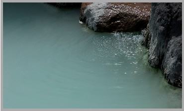 冈本屋的青瓷色的温泉