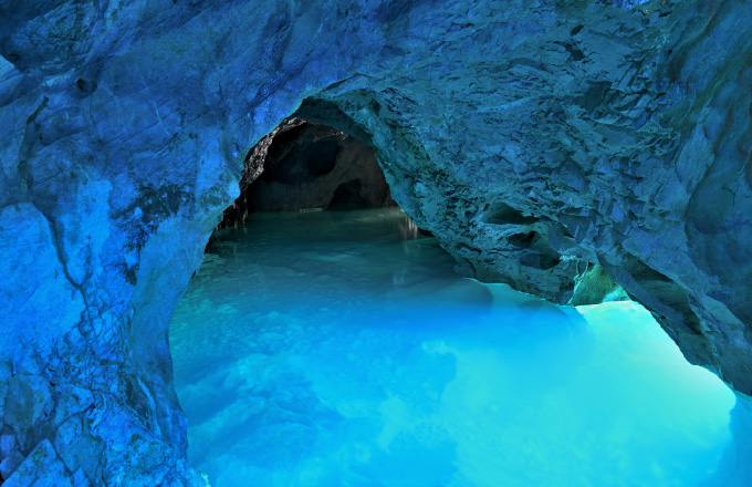 稲積水中鍾乳洞